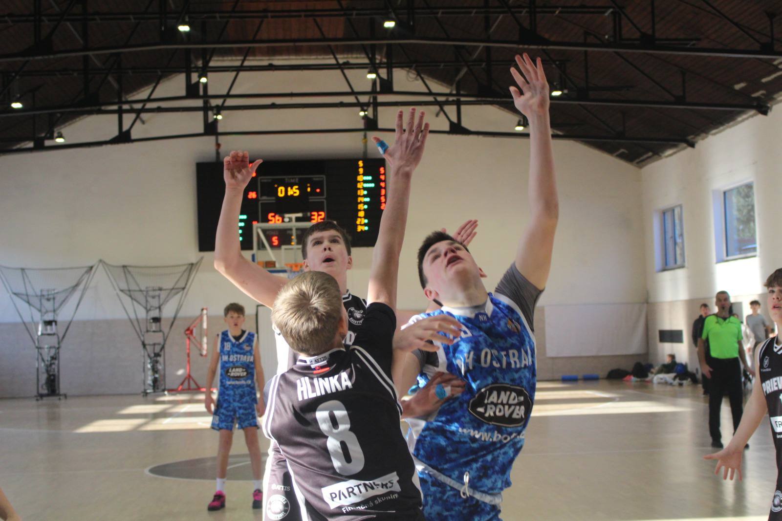 Tým U17